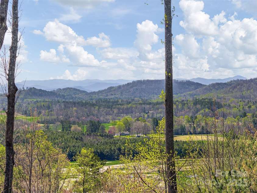 125 Lindsley Court, Hendersonville, NC 28792.  MLS# CAR4245651, YatesRealty ID 6574. 