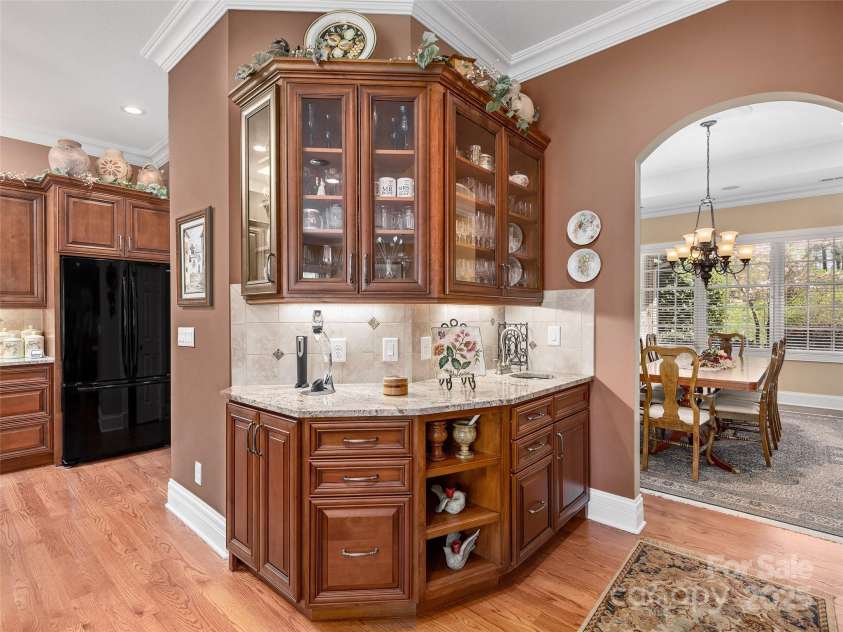 125 Lindsley Court, Hendersonville, NC 28792.  MLS# CAR4245651, YatesRealty ID 6574. Wet Bar area