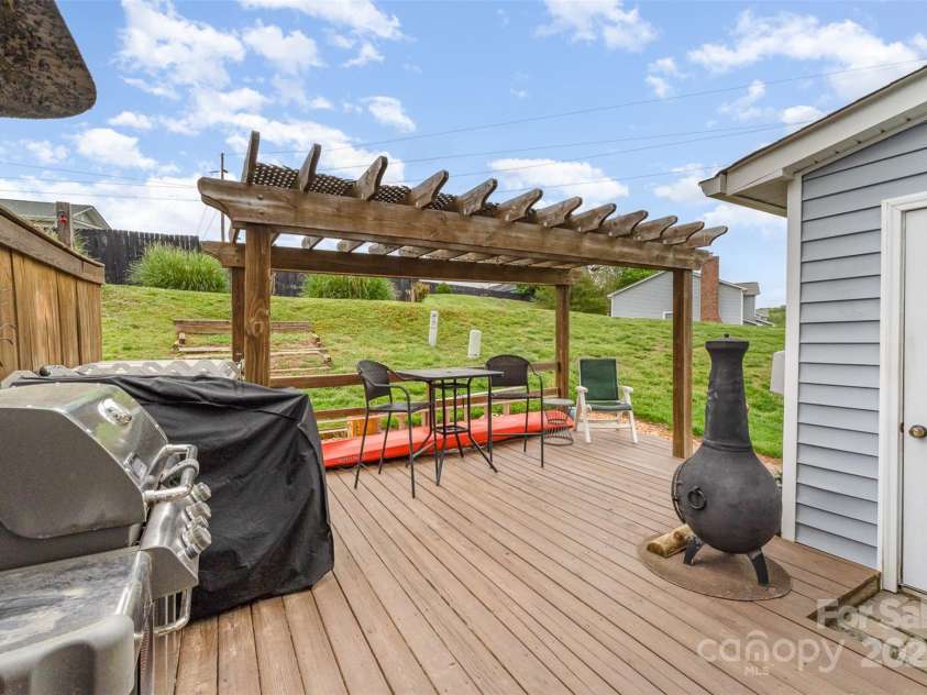 1424 River Drive, Belmont, NC 28012.  MLS# CAR4247236, YatesRealty ID 6575. 