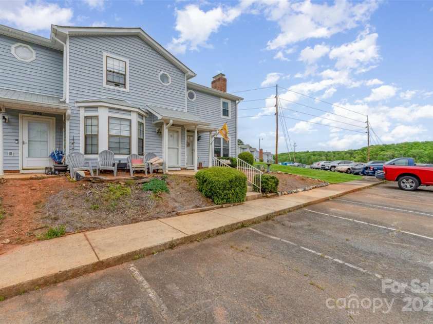 1424 River Drive, Belmont, NC 28012.  MLS# CAR4247236, YatesRealty ID 6575. 