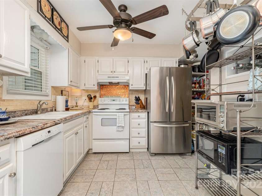 1424 River Drive, Belmont, NC 28012.  MLS# CAR4247236, YatesRealty ID 6575. 