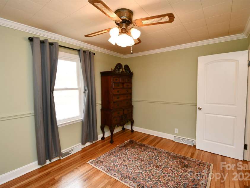 1650 Hughes Gap Road, Bakersville, NC 28705.  MLS# CAR4232578, YatesRealty ID 6576. 