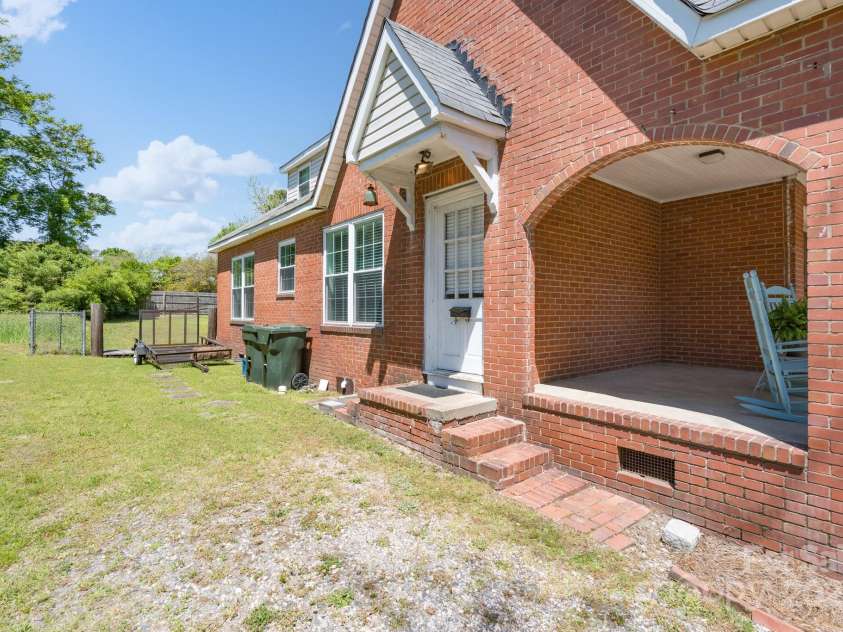 709 Myrtle Drive, Rock Hill, SC 29730.  MLS# CAR4248526, YatesRealty ID 6577. 