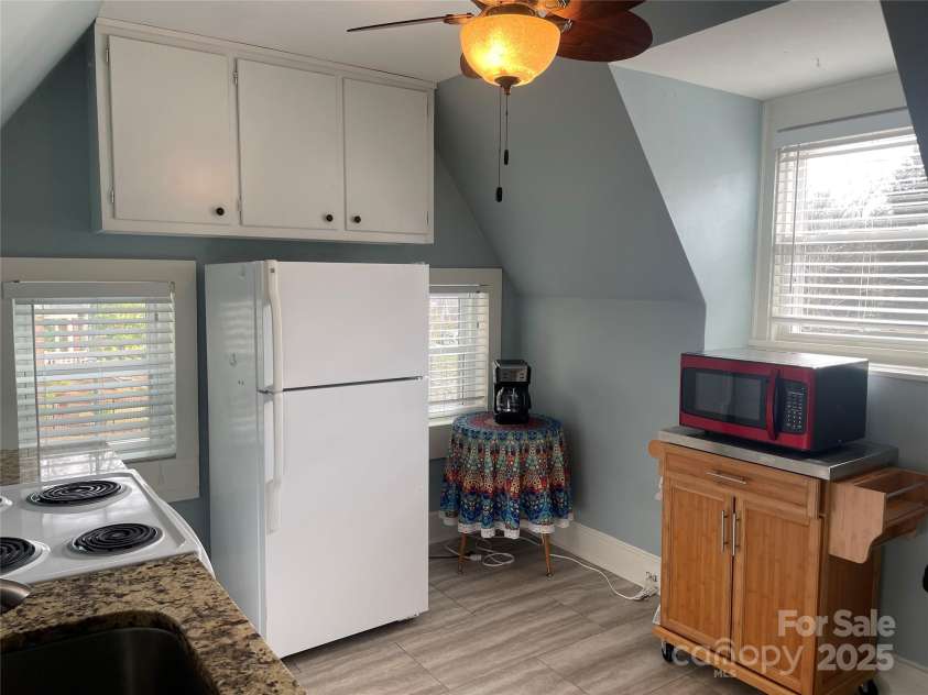 709 Myrtle Drive, Rock Hill, SC 29730.  MLS# CAR4248526, YatesRealty ID 6577. Apartment Kitchen