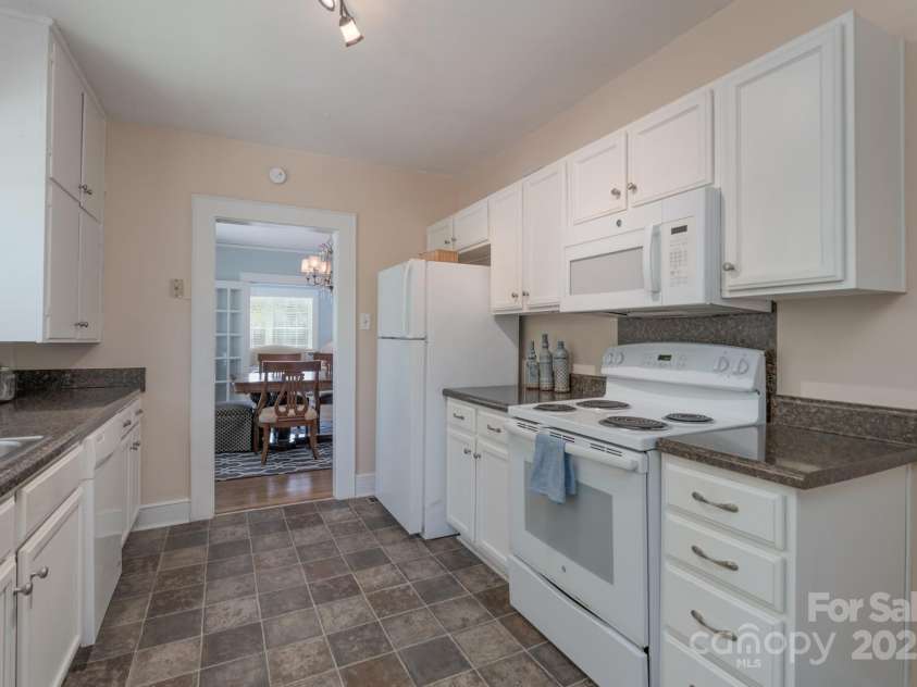 709 Myrtle Drive, Rock Hill, SC 29730.  MLS# CAR4248526, YatesRealty ID 6577. Kitchen