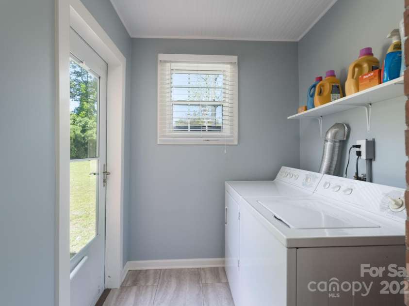 709 Myrtle Drive, Rock Hill, SC 29730.  MLS# CAR4248526, YatesRealty ID 6577. Laundry Room