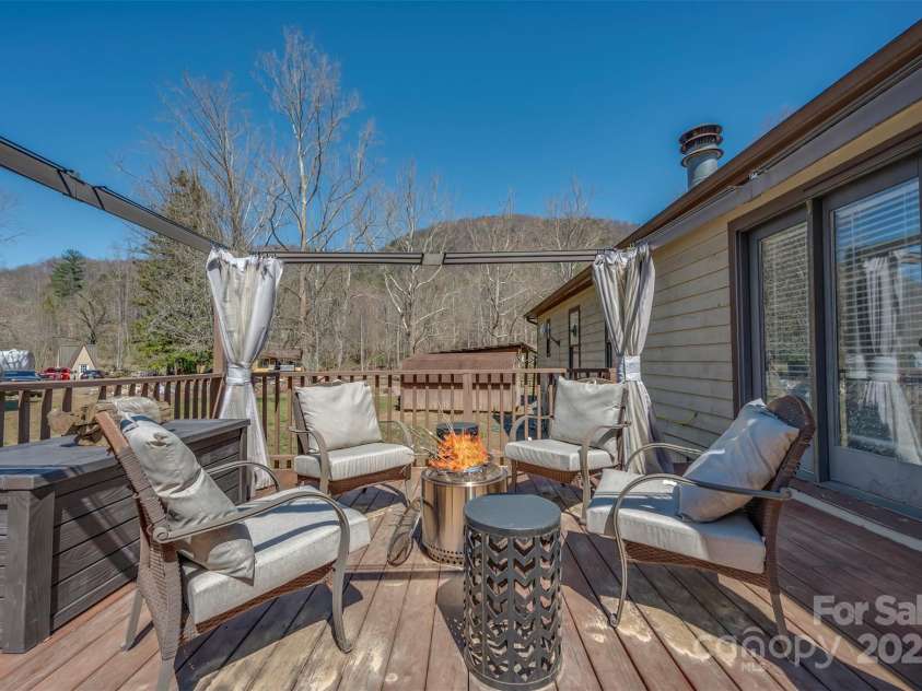 121 Julian Way, Lake Lure, NC 28746.  MLS# CAR4211123, YatesRealty ID 6578. 