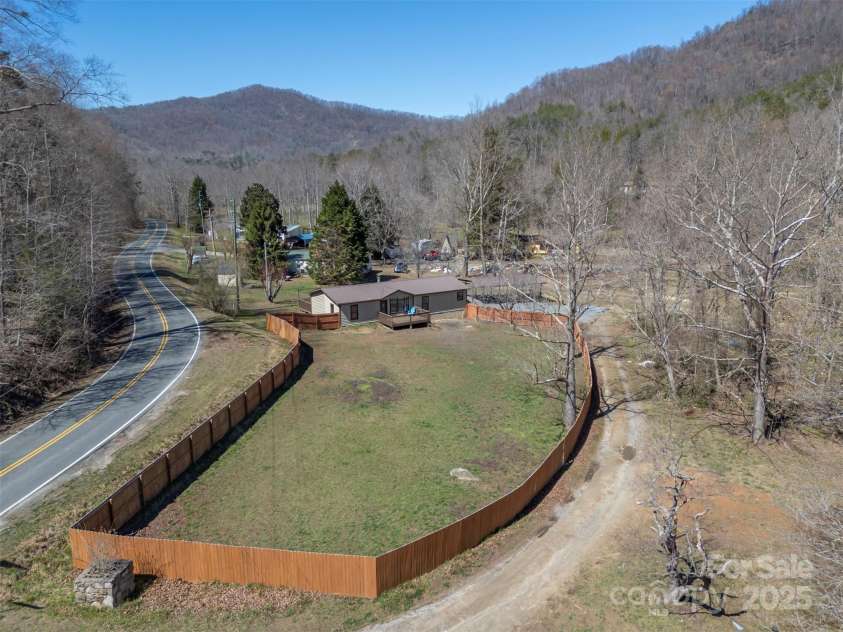 121 Julian Way, Lake Lure, NC 28746.  MLS# CAR4211123, YatesRealty ID 6578. 