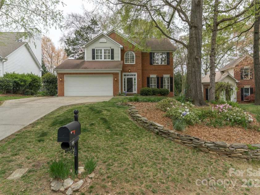108 Kinderston Drive, Davidson, NC 28036.  MLS# CAR4242010, YatesRealty ID 6579. Additional parking pad.