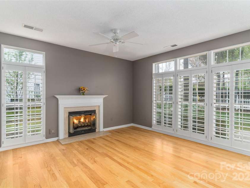 108 Kinderston Drive, Davidson, NC 28036.  MLS# CAR4242010, YatesRealty ID 6579. Fireplace in greatroom.