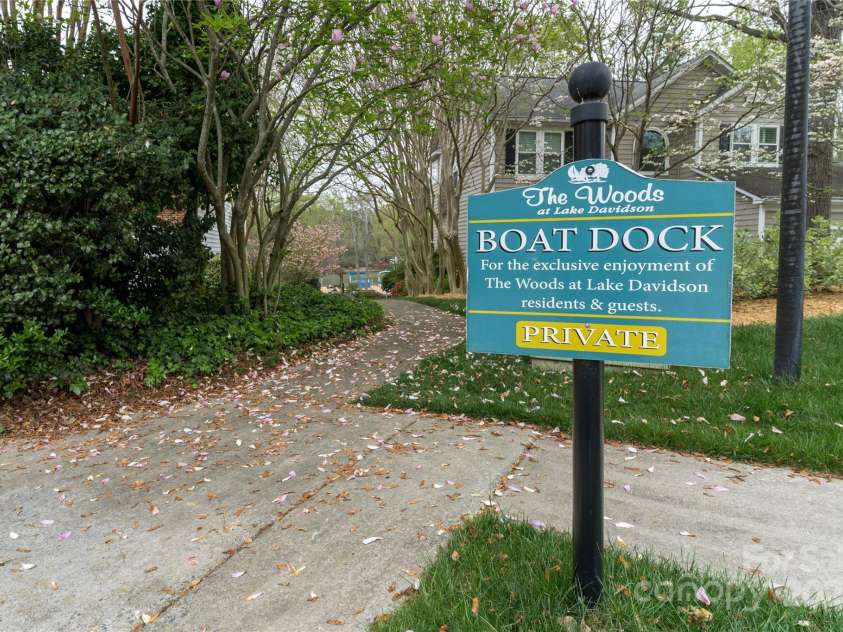 108 Kinderston Drive, Davidson, NC 28036.  MLS# CAR4242010, YatesRealty ID 6579. Neighborhood Lake Access.