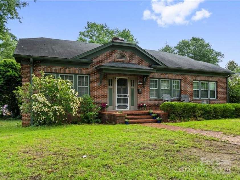 430 3rd Street, Cheraw, SC 29520.  MLS# CAR4266594, YatesRealty ID 658. 