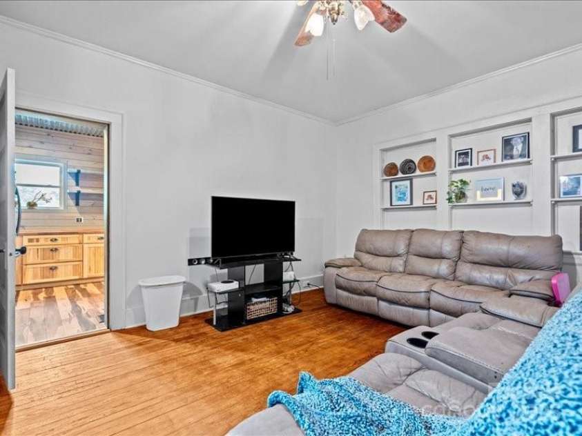 430 3rd Street, Cheraw, SC 29520.  MLS# CAR4266594, YatesRealty ID 658. 