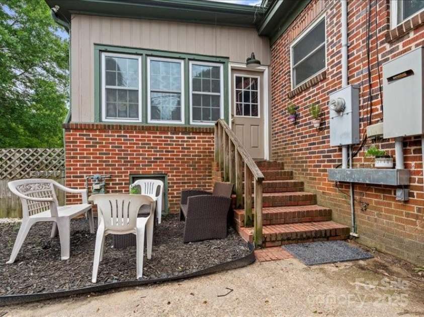 430 3rd Street, Cheraw, SC 29520.  MLS# CAR4266594, YatesRealty ID 658. 