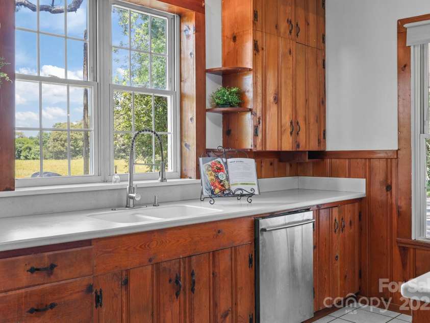 550 Woodleaf Barber Road, Cleveland, NC 27013.  MLS# CAR4274391, YatesRealty ID 658. Kitchen