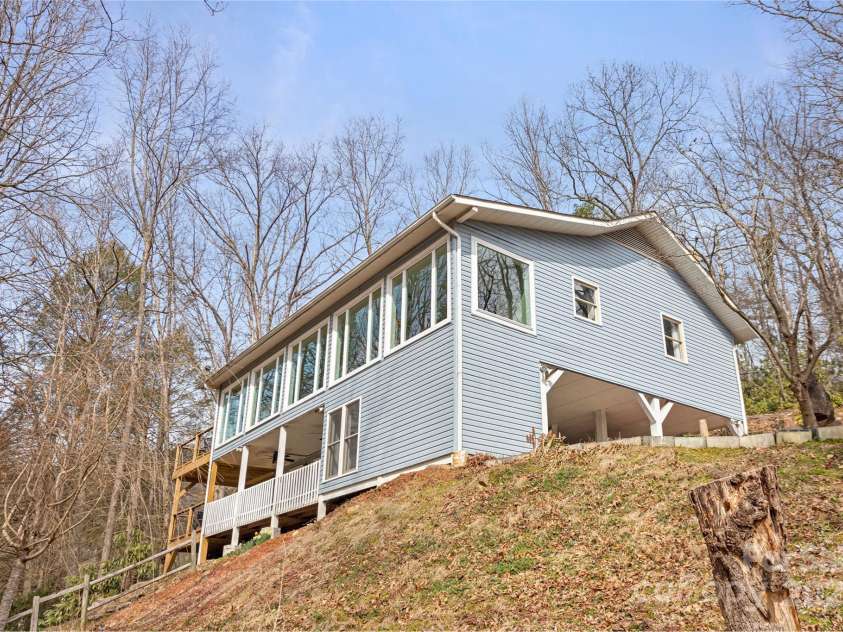 87 Medley Drive, Waynesville, NC 28785.  MLS# CAR4303300, YatesRealty ID 6580. 