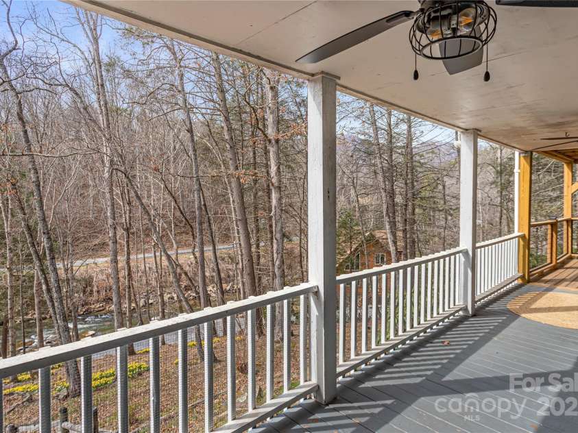 87 Medley Drive, Waynesville, NC 28785.  MLS# CAR4303300, YatesRealty ID 6580. 