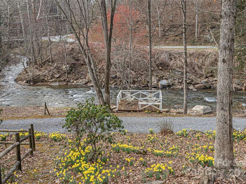 87 Medley Drive, Waynesville, NC 28785.  MLS# CAR4303300, YatesRealty ID 6580. 