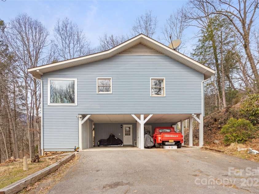 87 Medley Drive, Waynesville, NC 28785.  MLS# CAR4303300, YatesRealty ID 6580. 