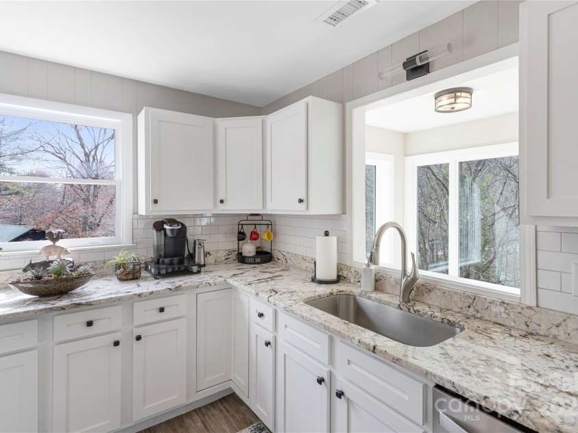 87 Medley Drive, Waynesville, NC 28785.  MLS# CAR4303300, YatesRealty ID 6580. 