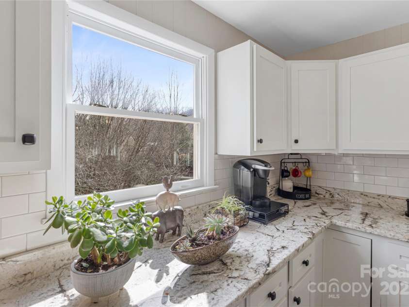 87 Medley Drive, Waynesville, NC 28785.  MLS# CAR4303300, YatesRealty ID 6580. 