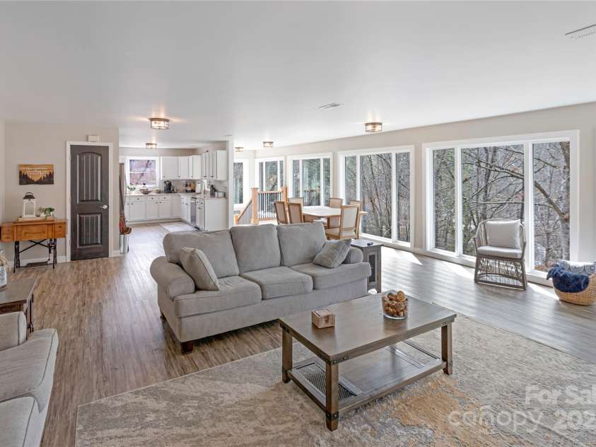 87 Medley Drive, Waynesville, NC 28785.  MLS# CAR4303300, YatesRealty ID 6580. 