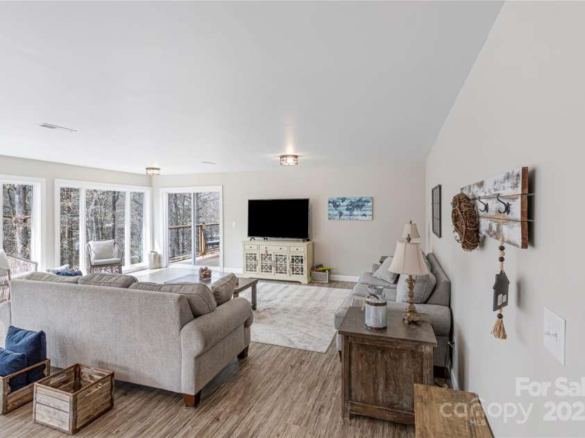 87 Medley Drive, Waynesville, NC 28785.  MLS# CAR4303300, YatesRealty ID 6580. 