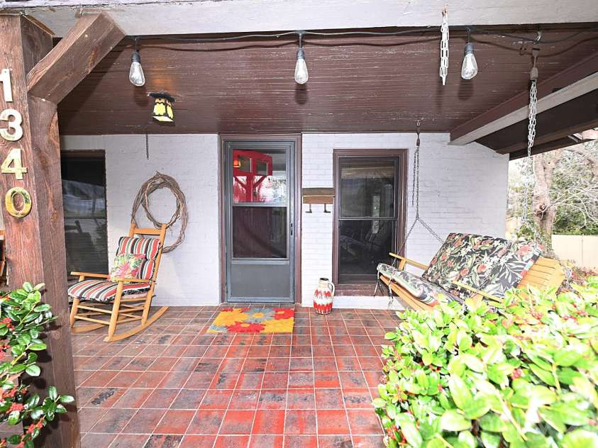 1340 1st Avenue Place, Hickory, NC 28601.  MLS# CAR4349126, YatesRealty ID 6585. 
