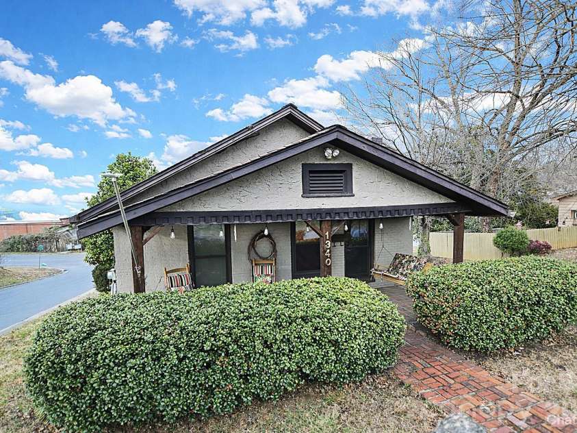 1340 1st Avenue Place, Hickory, NC 28601.  MLS# CAR4349126, YatesRealty ID 6585. 