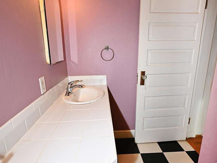 1340 1st Avenue Place, Hickory, NC 28601.  MLS# CAR4349126, YatesRealty ID 6585. 