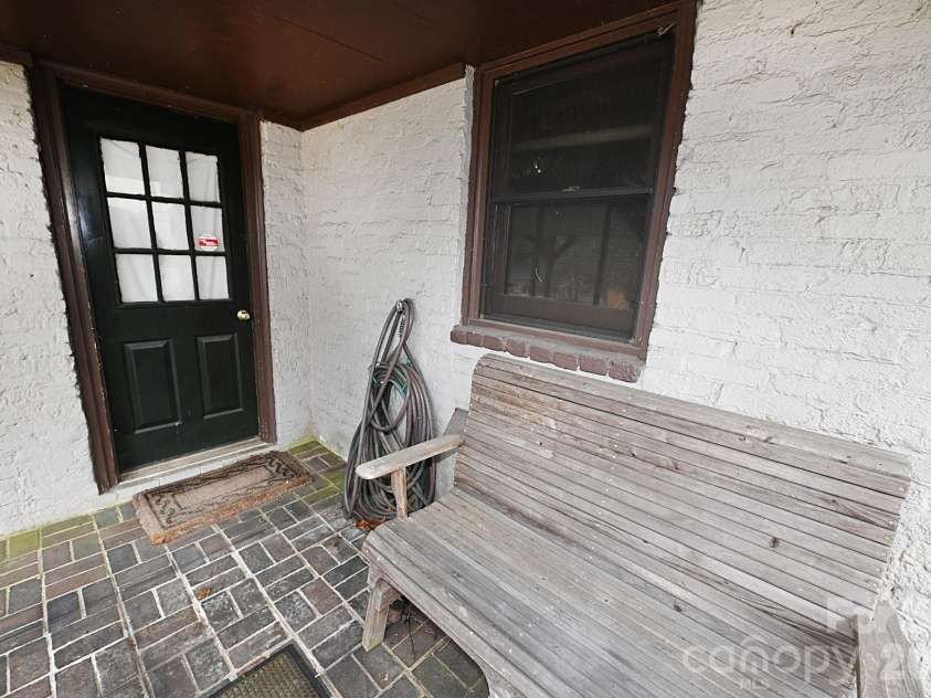 1340 1st Avenue Place, Hickory, NC 28601.  MLS# CAR4349126, YatesRealty ID 6585. 