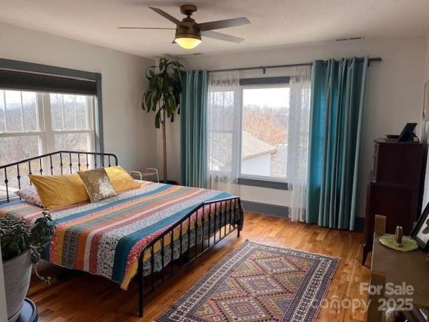 17 Ora Street, Asheville, NC 28801.  MLS# CAR4234359, YatesRealty ID 6585. 