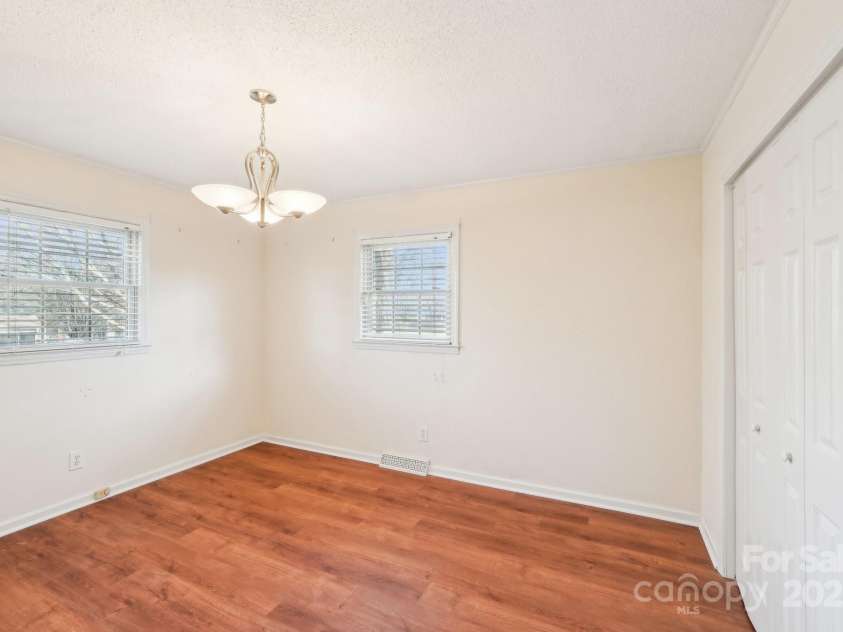 108 Colonial Drive, Kings Mountain, NC 28086.  MLS# CAR4232493, YatesRealty ID 6586. 