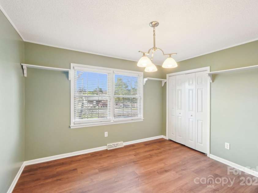 108 Colonial Drive, Kings Mountain, NC 28086.  MLS# CAR4232493, YatesRealty ID 6586. 