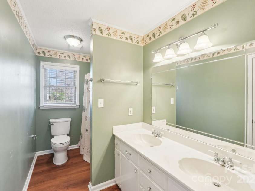 108 Colonial Drive, Kings Mountain, NC 28086.  MLS# CAR4232493, YatesRealty ID 6586. 