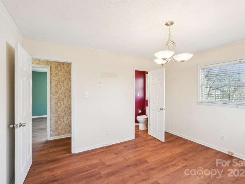 108 Colonial Drive, Kings Mountain, NC 28086.  MLS# CAR4232493, YatesRealty ID 6586. 