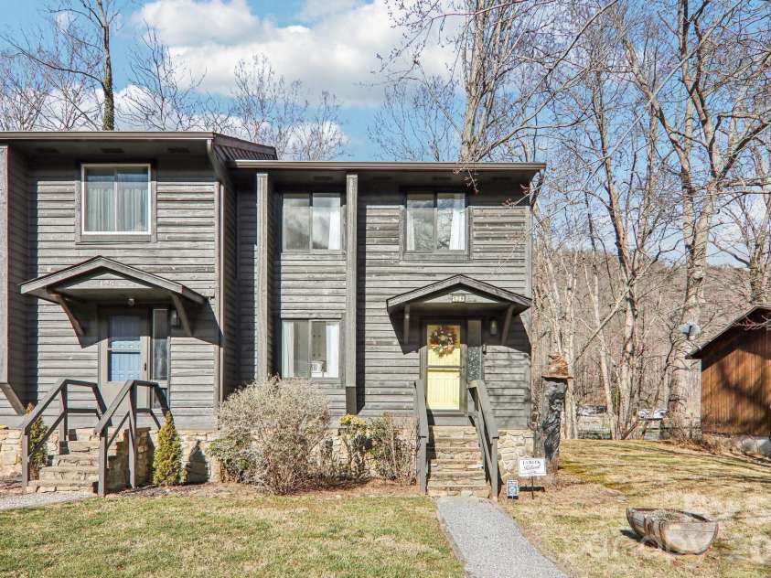 129 Riverside Villa Drive, Maggie Valley, NC 28751.  MLS# CAR4337512, YatesRealty ID 6586. 