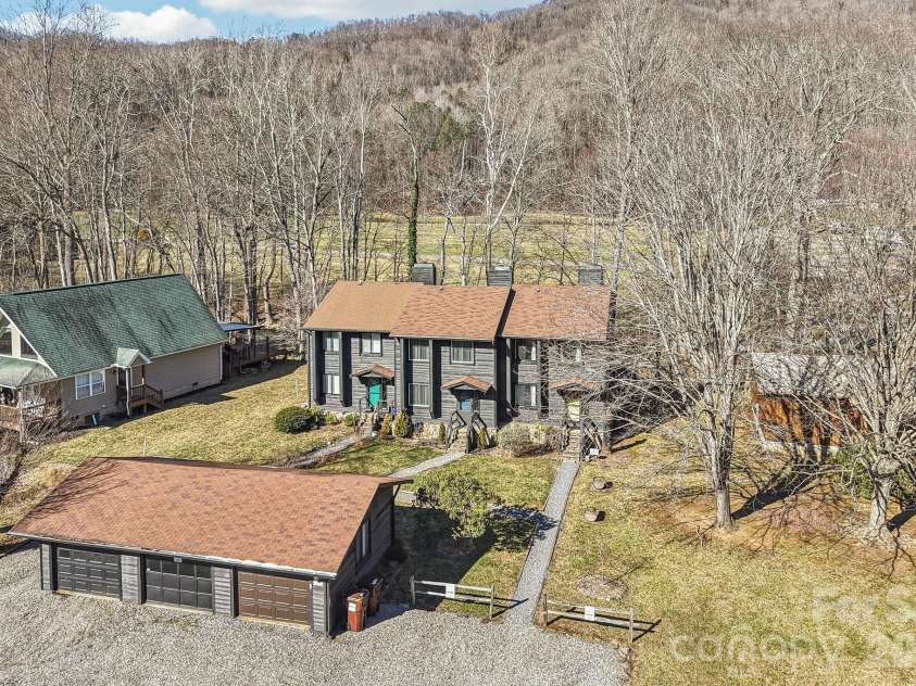 129 Riverside Villa Drive, Maggie Valley, NC 28751.  MLS# CAR4337512, YatesRealty ID 6586. 