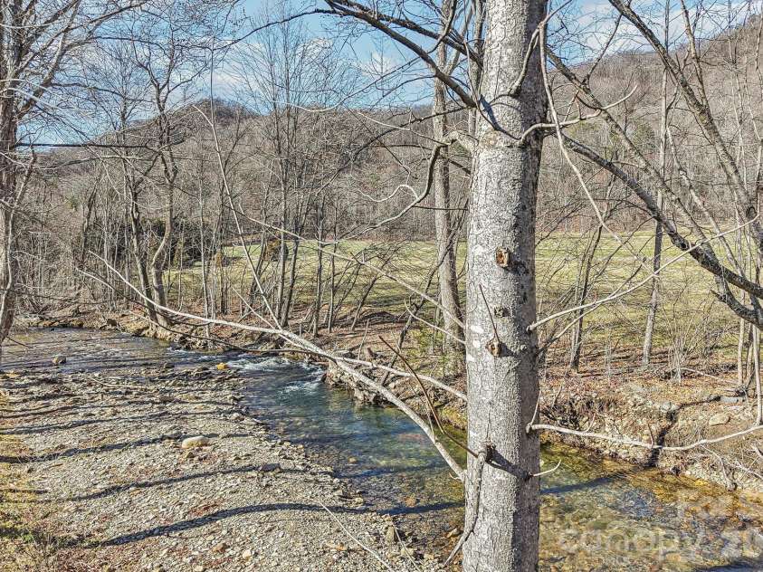 129 Riverside Villa Drive, Maggie Valley, NC 28751.  MLS# CAR4337512, YatesRealty ID 6586. 