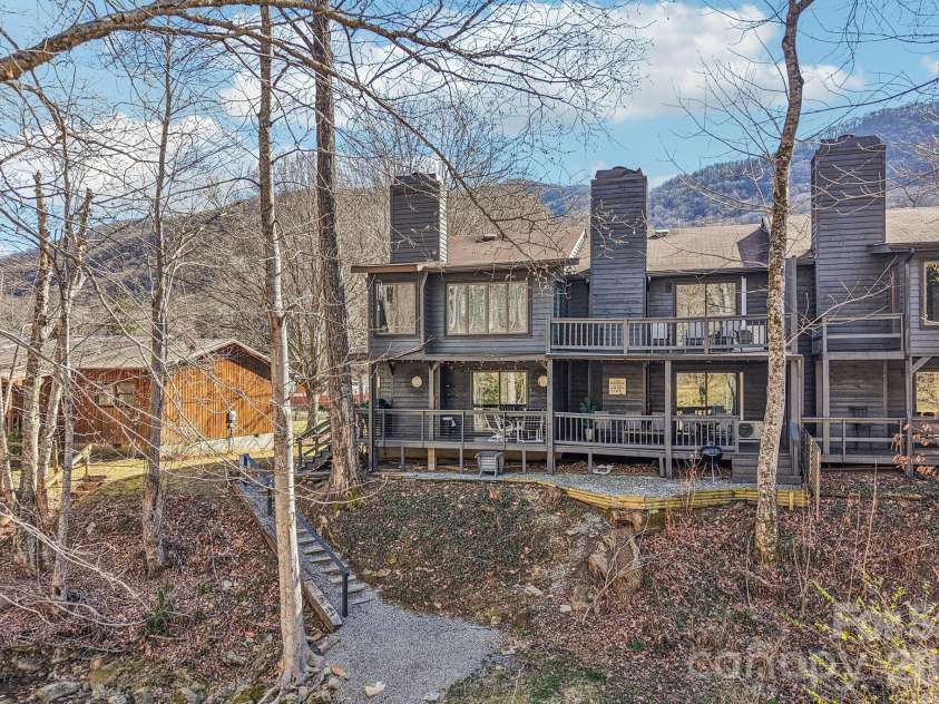 129 Riverside Villa Drive, Maggie Valley, NC 28751.  MLS# CAR4337512, YatesRealty ID 6586. 