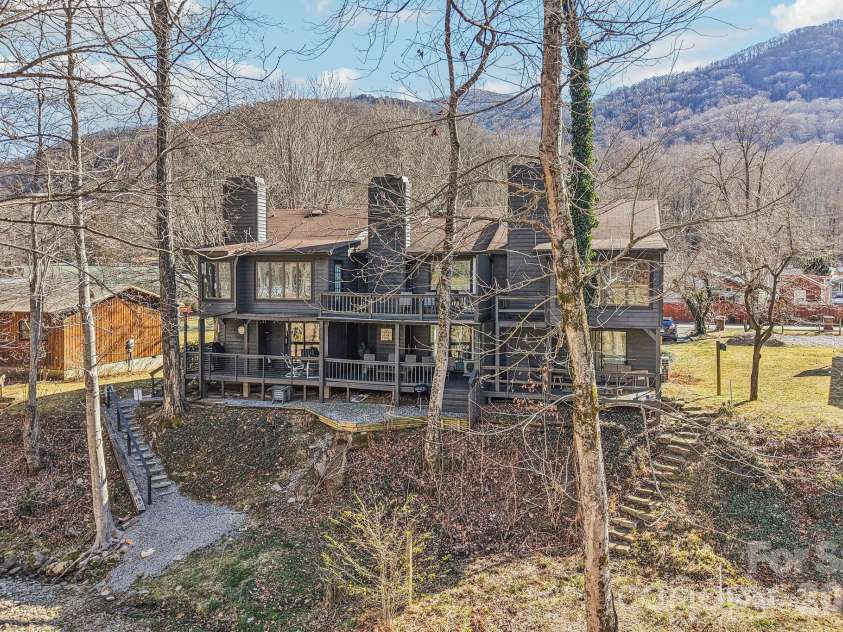 129 Riverside Villa Drive, Maggie Valley, NC 28751.  MLS# CAR4337512, YatesRealty ID 6586. 