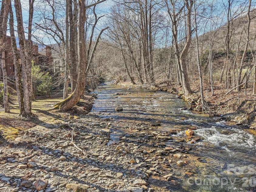 129 Riverside Villa Drive, Maggie Valley, NC 28751.  MLS# CAR4337512, YatesRealty ID 6586. 