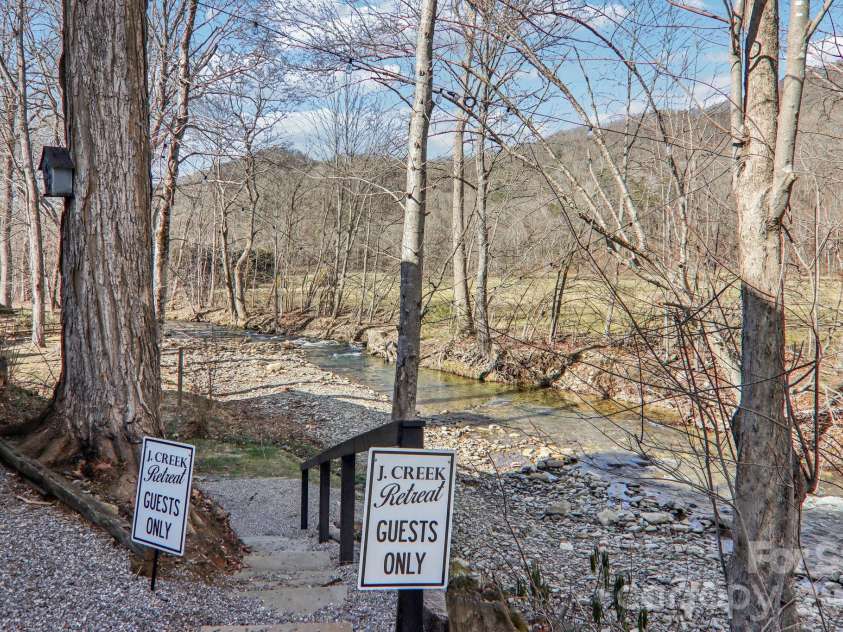 129 Riverside Villa Drive, Maggie Valley, NC 28751.  MLS# CAR4337512, YatesRealty ID 6586. 