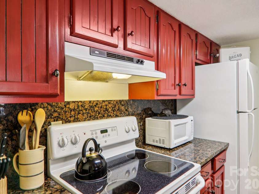 129 Riverside Villa Drive, Maggie Valley, NC 28751.  MLS# CAR4337512, YatesRealty ID 6586. 