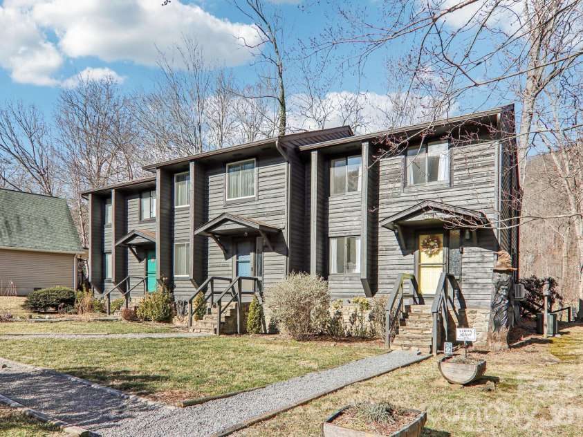 129 Riverside Villa Drive, Maggie Valley, NC 28751.  MLS# CAR4337512, YatesRealty ID 6586. 