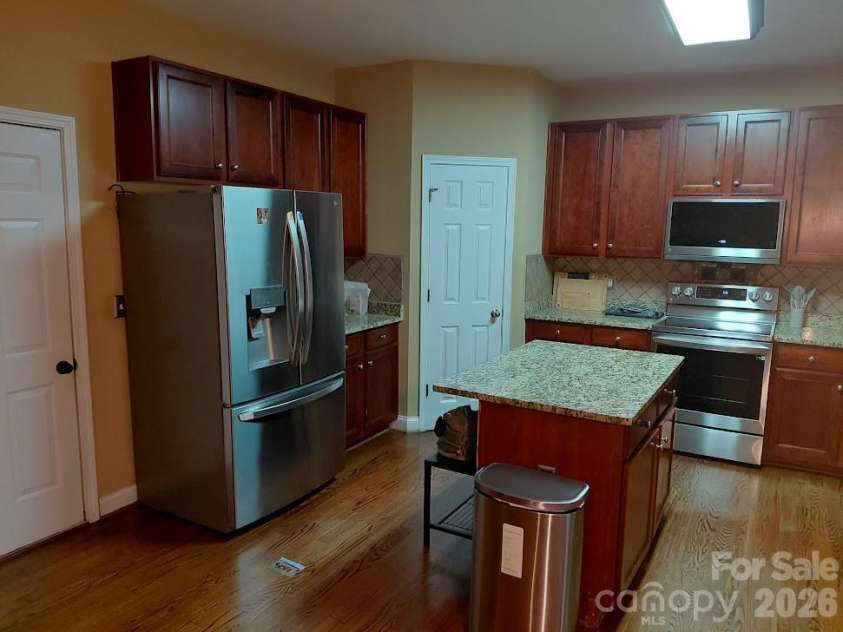 10357 Montrose Drive, Charlotte, NC 28269.  MLS# CAR4361444, YatesRealty ID 6587. 