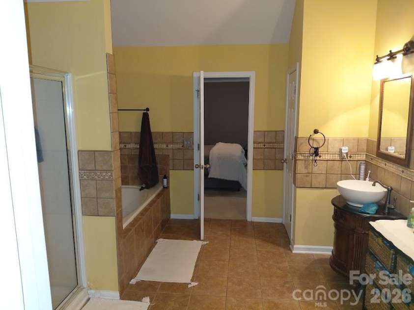 10357 Montrose Drive, Charlotte, NC 28269.  MLS# CAR4361444, YatesRealty ID 6587. 
