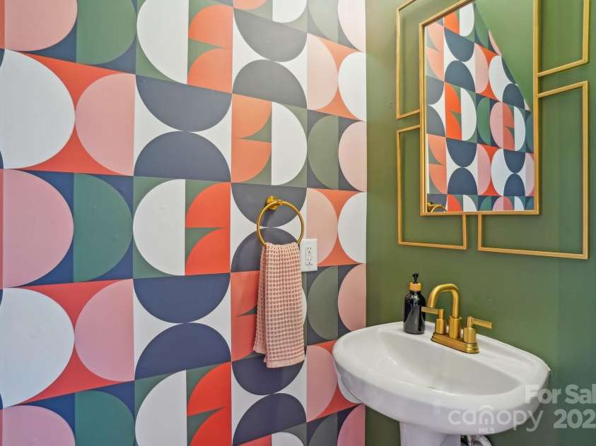 971 Westmere Avenue, Charlotte, NC 28208.  MLS# CAR4219427, YatesRealty ID 6587. 1/2 bath