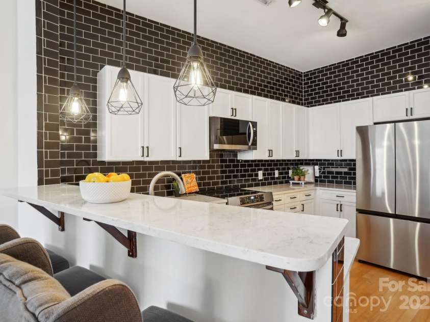 971 Westmere Avenue, Charlotte, NC 28208.  MLS# CAR4219427, YatesRealty ID 6587. 