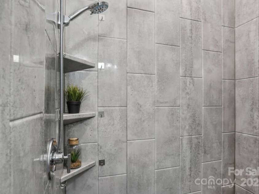 971 Westmere Avenue, Charlotte, NC 28208.  MLS# CAR4219427, YatesRealty ID 6587. 